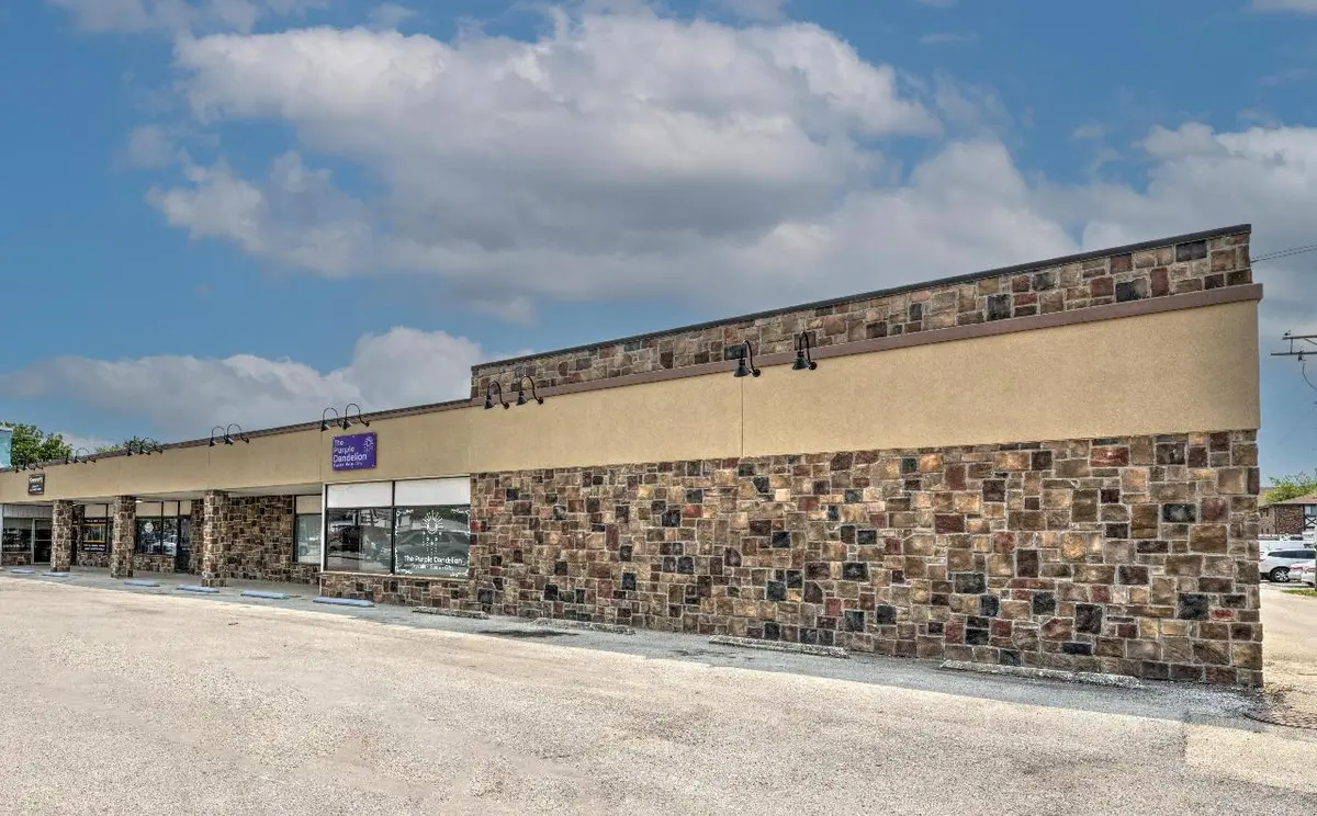 350 N Locust ST #E, Manteno, IL 60950