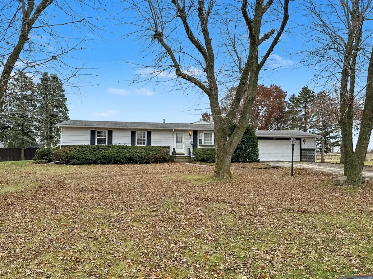 107 S Clinton ST, Ashkum, IL 60911