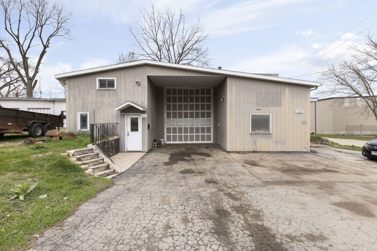 330 E Winslow ST, Freeport, IL 61032