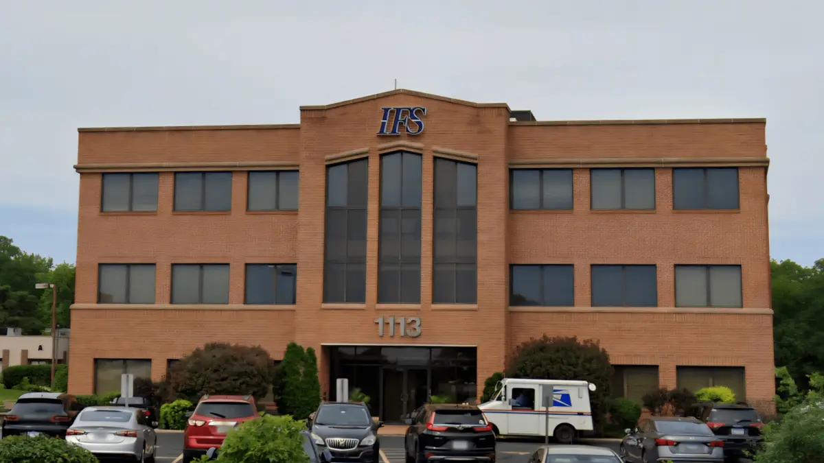 1113 S Milwaukee AVE #202, Libertyville, IL 60048