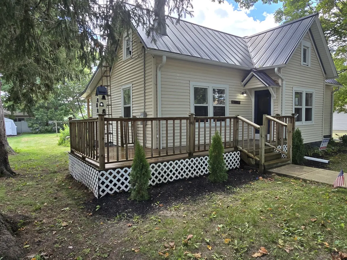 103 W Cherokee AVE W, Shabbona, IL 60550