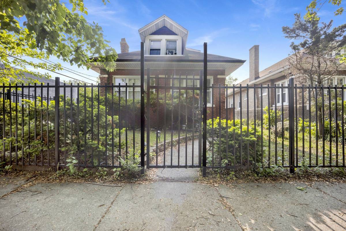 7515 S East End AVE, Chicago, IL 60649