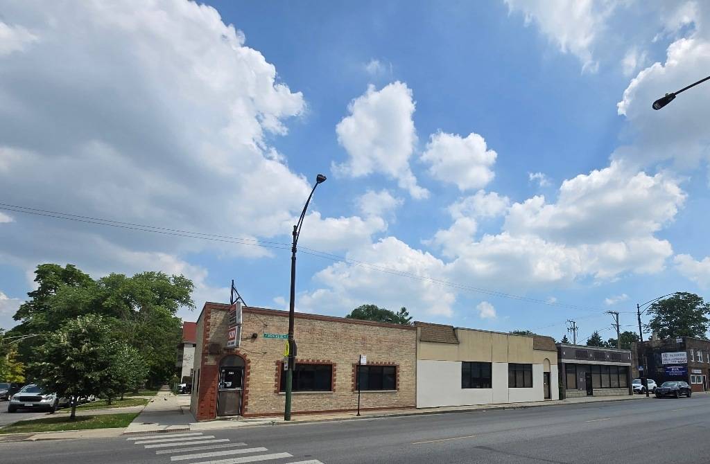 4224-4228 W Montrose AVE, Chicago, IL 60641