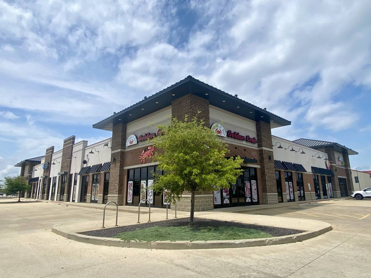 902 Meijer DR, Champaign, IL 61822