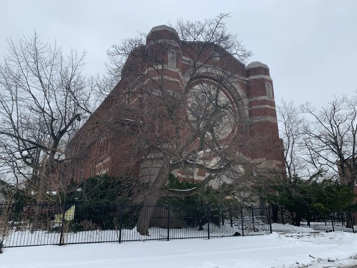 832 N Leclaire AVE, Chicago, IL 60651