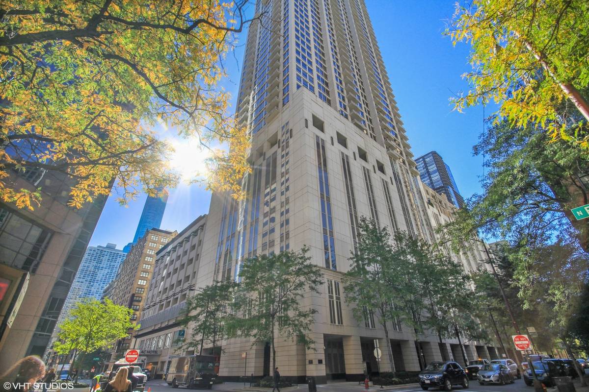 55 E Erie ST #P-405, Chicago, IL 60611