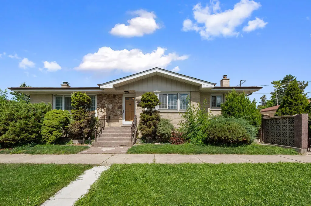 9740 Linn AVE, Schiller Park, IL 60176