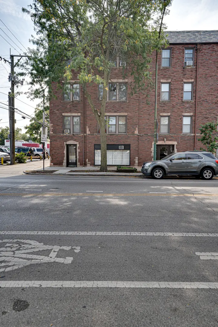 2415 W Pratt BLVD #C1, Chicago, IL 60645