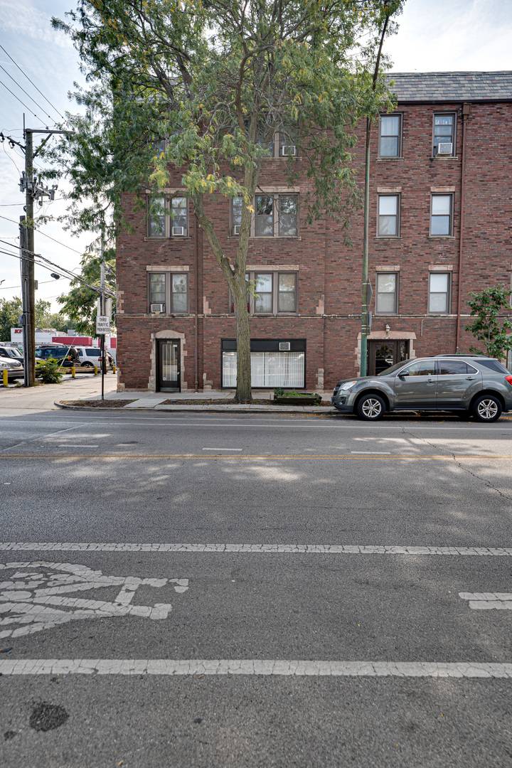2415 W Pratt BLVD #C1, Chicago, IL 60645