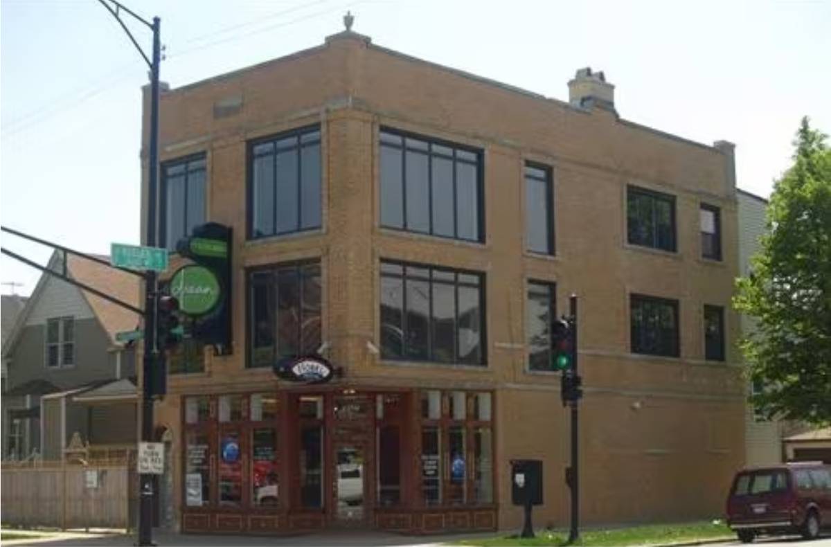 4159 W Fullerton AVE, Chicago, IL 60639