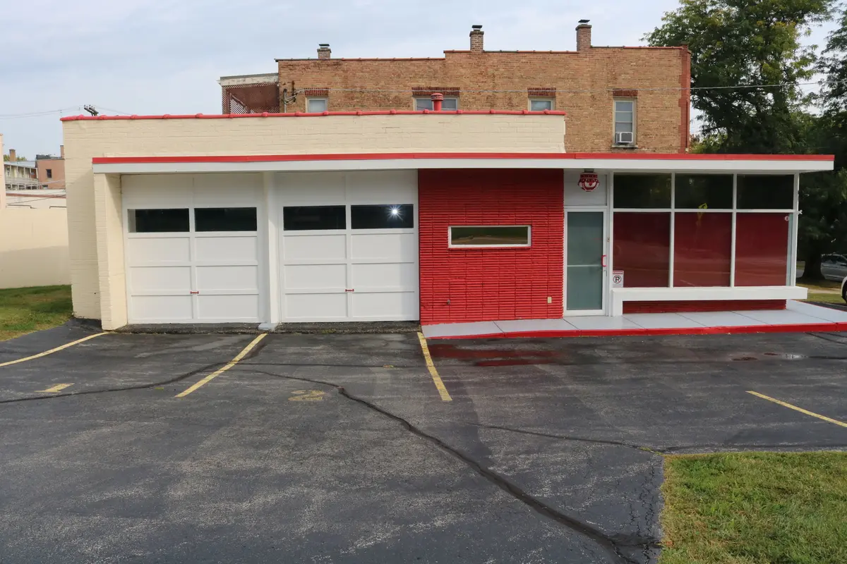 129 E SOUTH ST, Woodstock, IL 60098