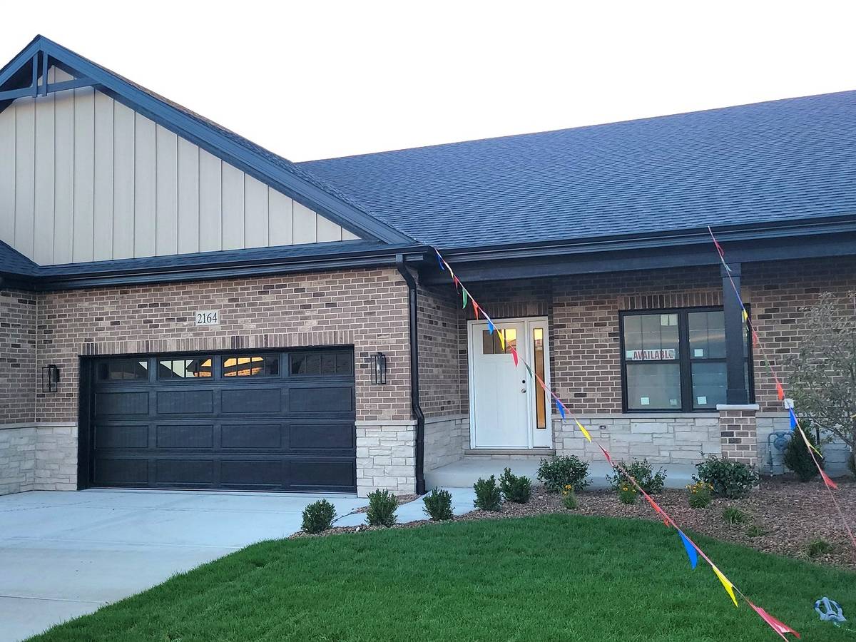 2164 Sky Harbor DR, New Lenox, IL 60451