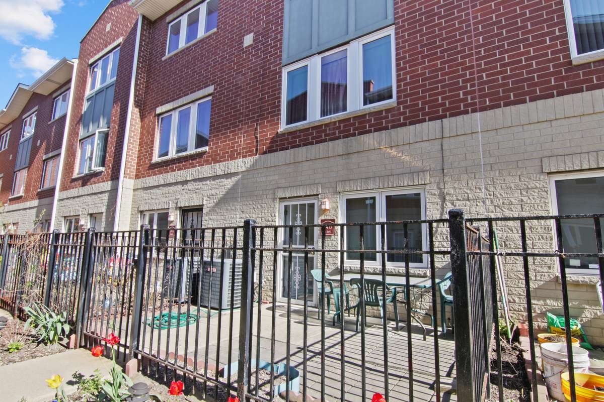 2415 W 32nd PL, Chicago, IL 60608