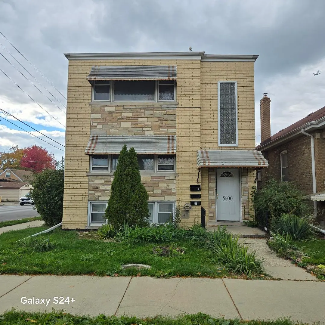5600 N Mango AVE, Chicago, IL 60646