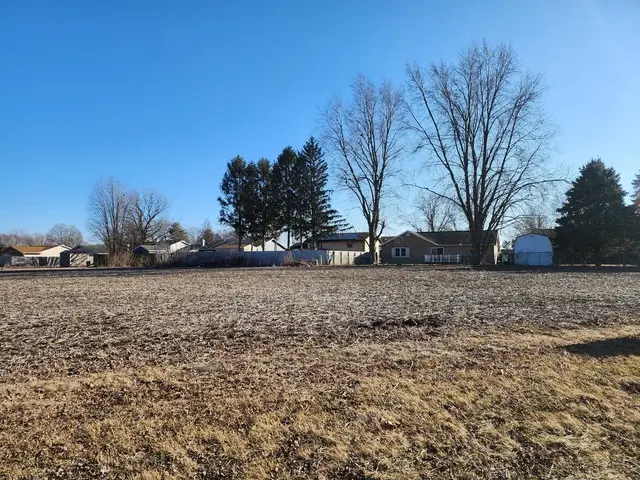 2294 Railsplitter AVE, Lincoln, IL 62656