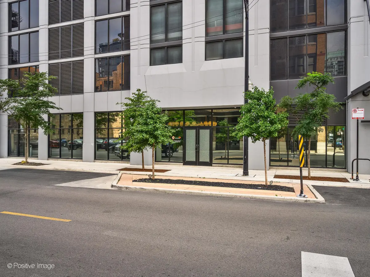 435 W Erie ST, Chicago, IL 60654