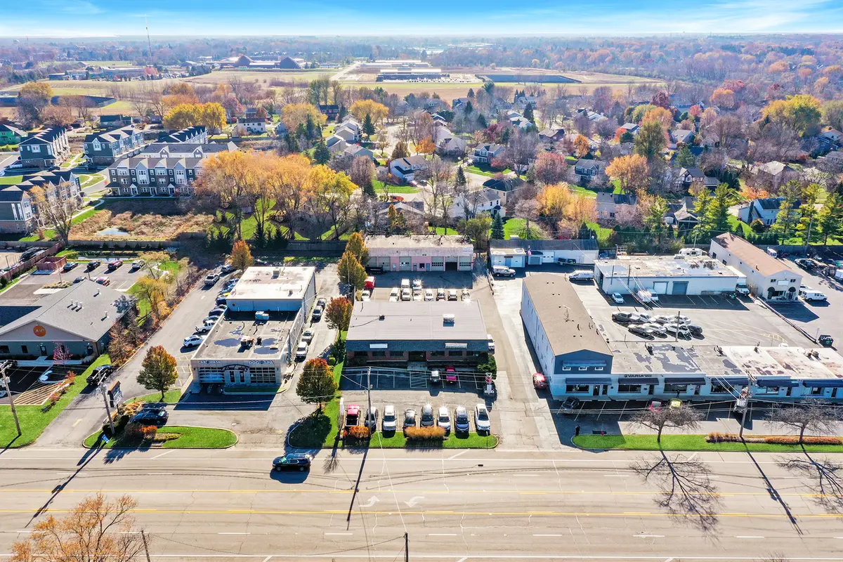 197 Peterson RD #191-199, Libertyville, IL 60048