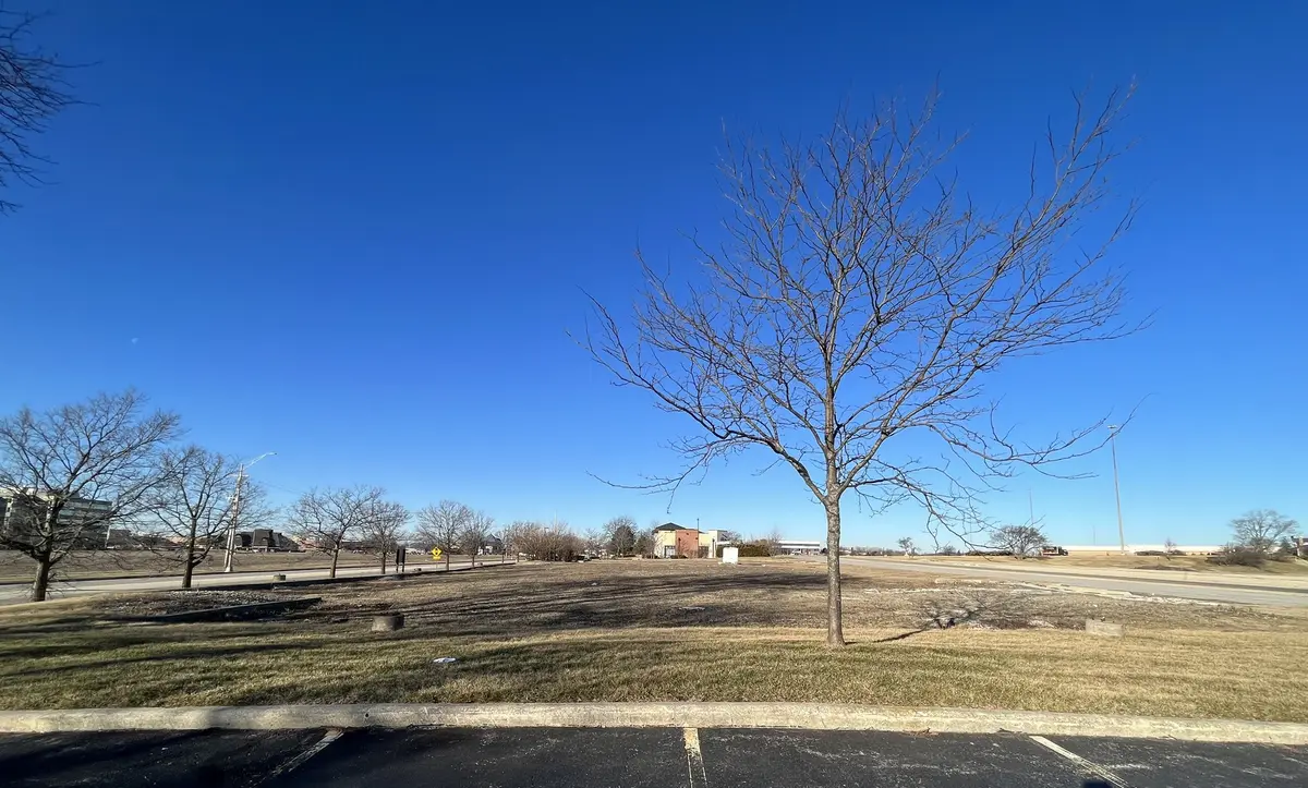 56 Orland Square DR, Orland Park, IL 60462