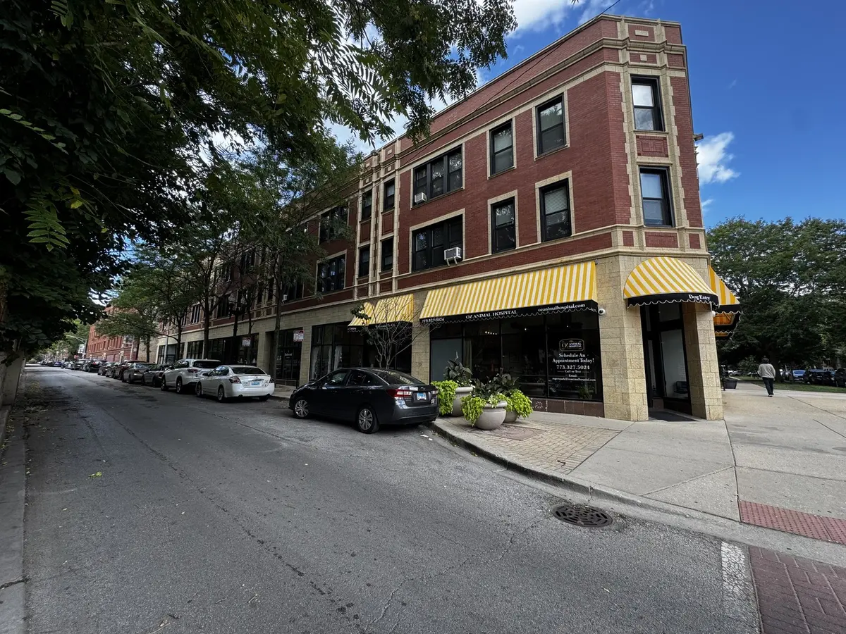 7015 N Glenwood AVE, Chicago, IL 60626