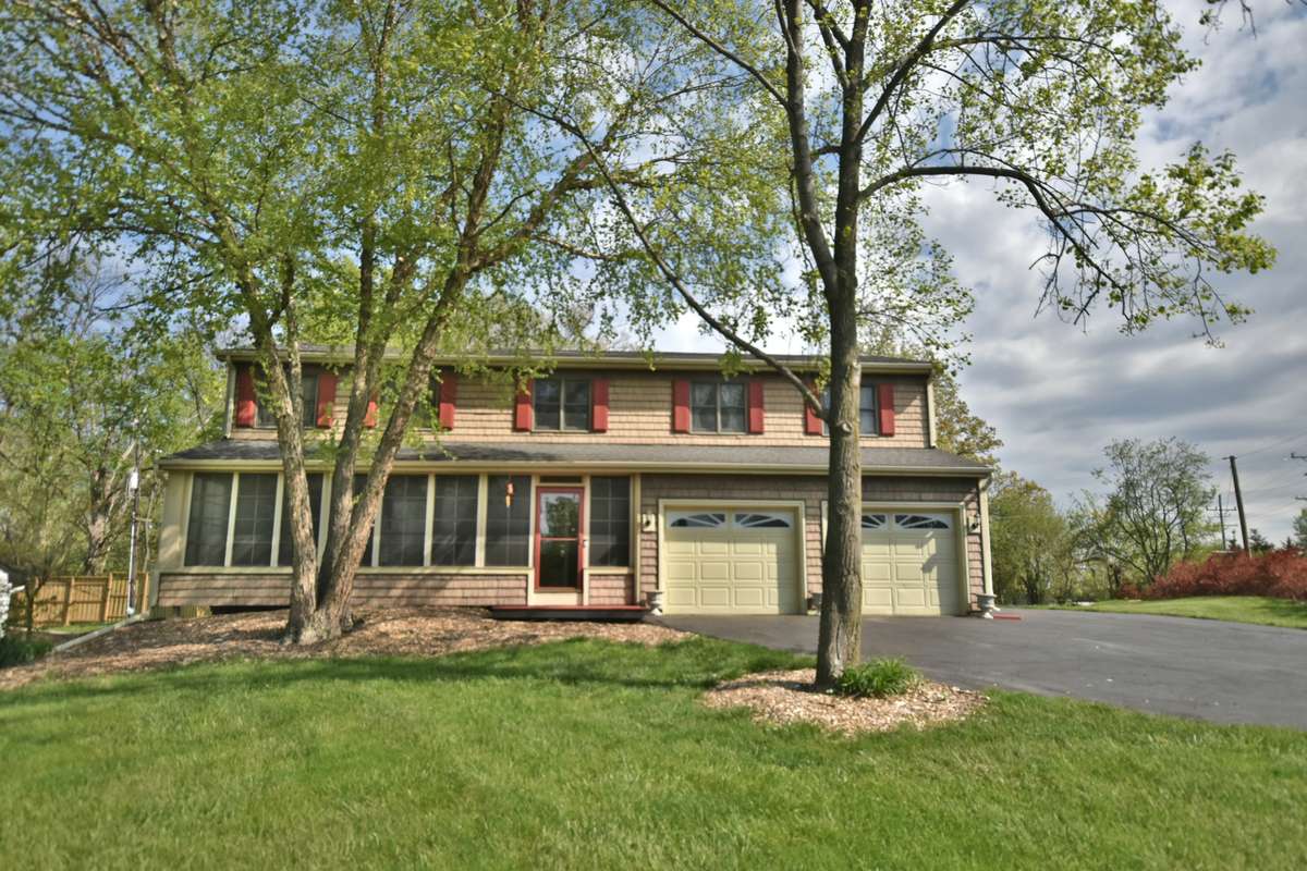 6N264 Weber DR, St. Charles, IL 60174