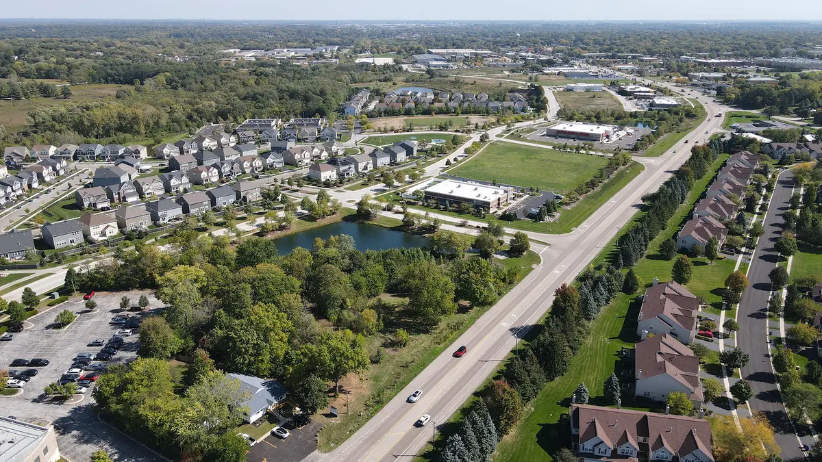 3122 W Main ST, St. Charles, IL 60175