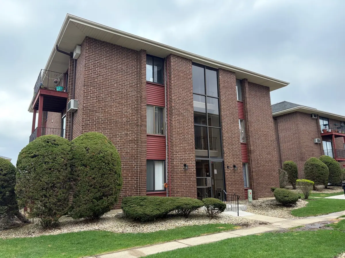 15818 TERRACE DR #R3, Oak Forest, IL 60452