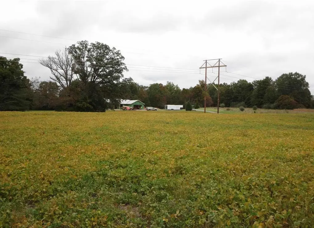 1924 Castle Oaks RD, Pittsburg, IL 62974