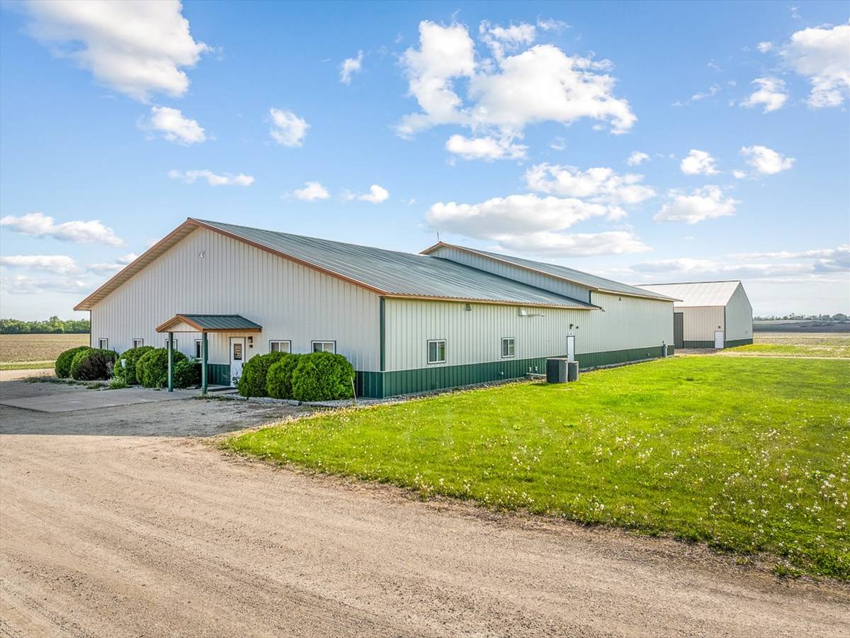 11635 Wange RD, Capron, IL 61012