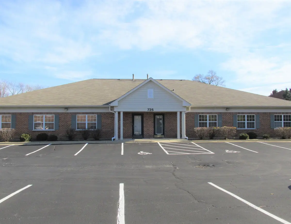 725 E Irving Park RD, Roselle, IL 60172