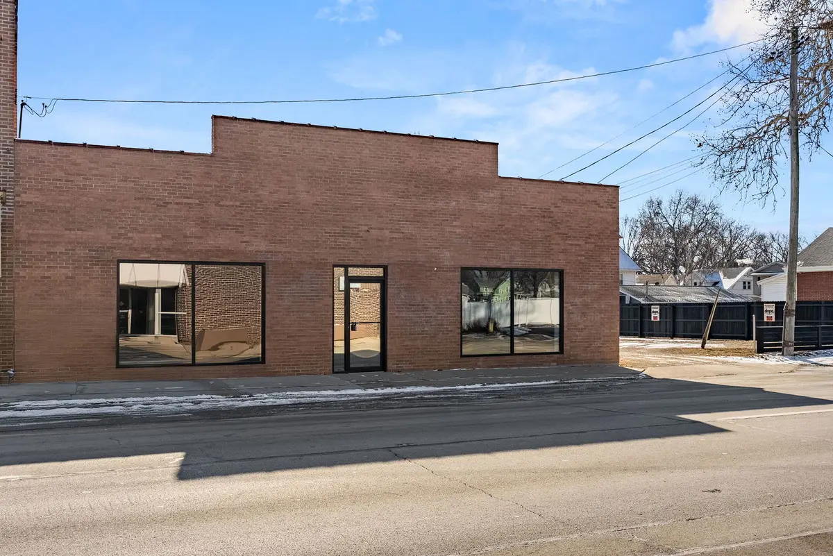 1207 E 4th ST, Sterling, IL 61081