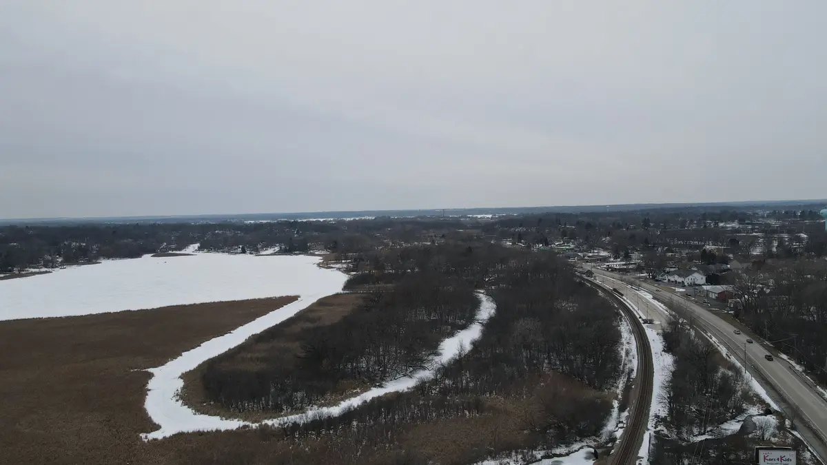 605 Rollins RD, Ingleside, IL 60041