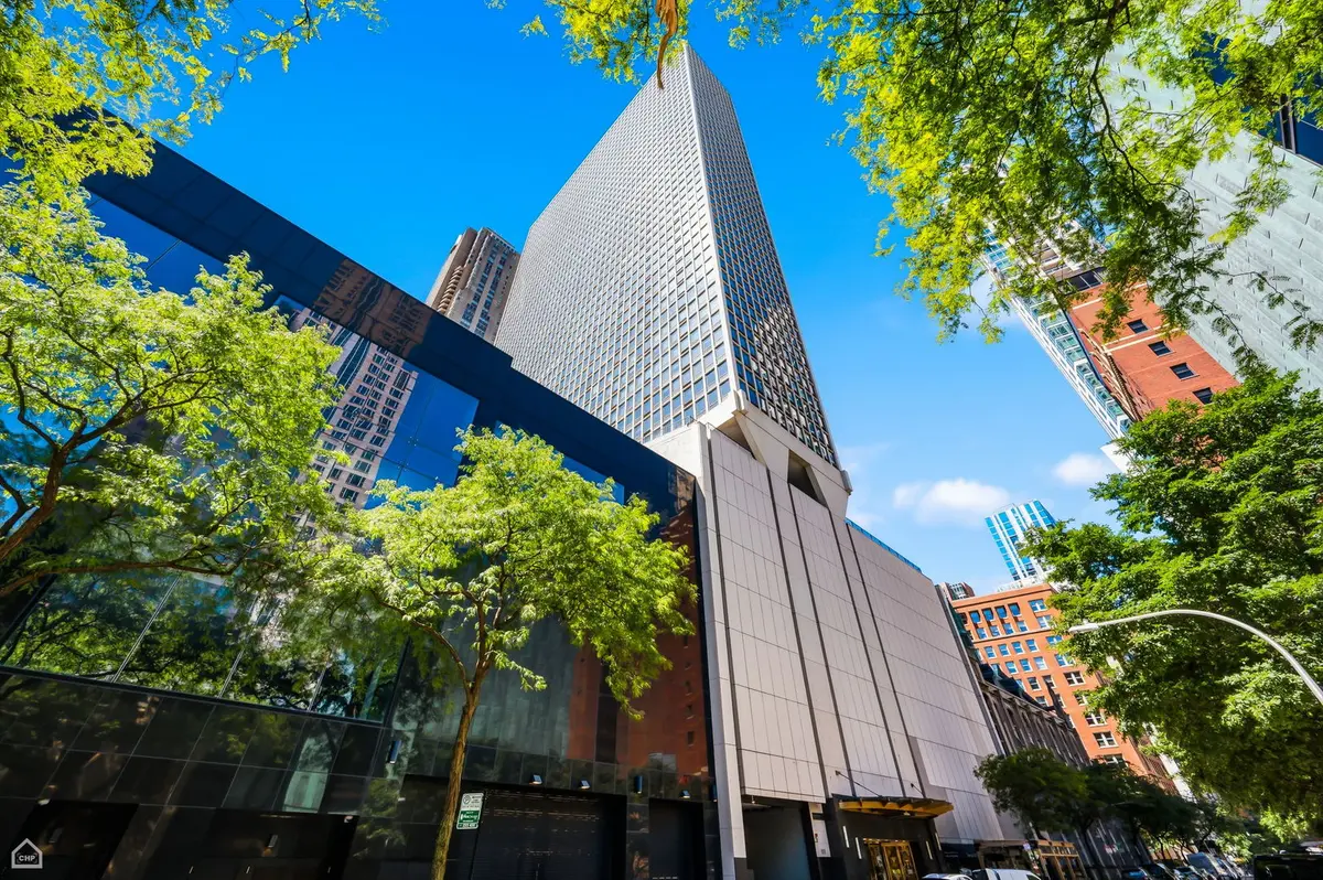 111 E Chestnut ST #21F, Chicago, IL 60611