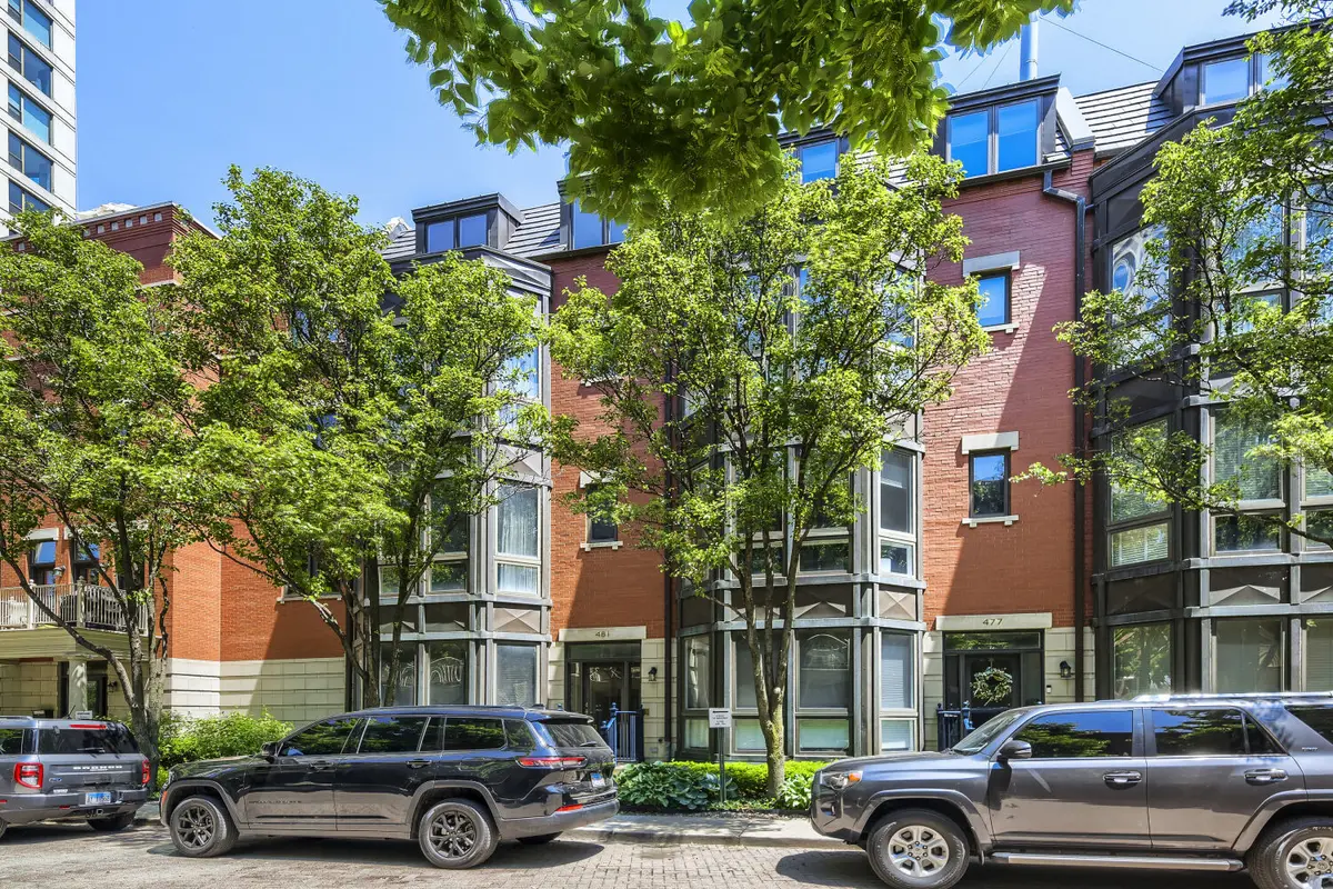 481 N Clinton ST, Chicago, IL 60654