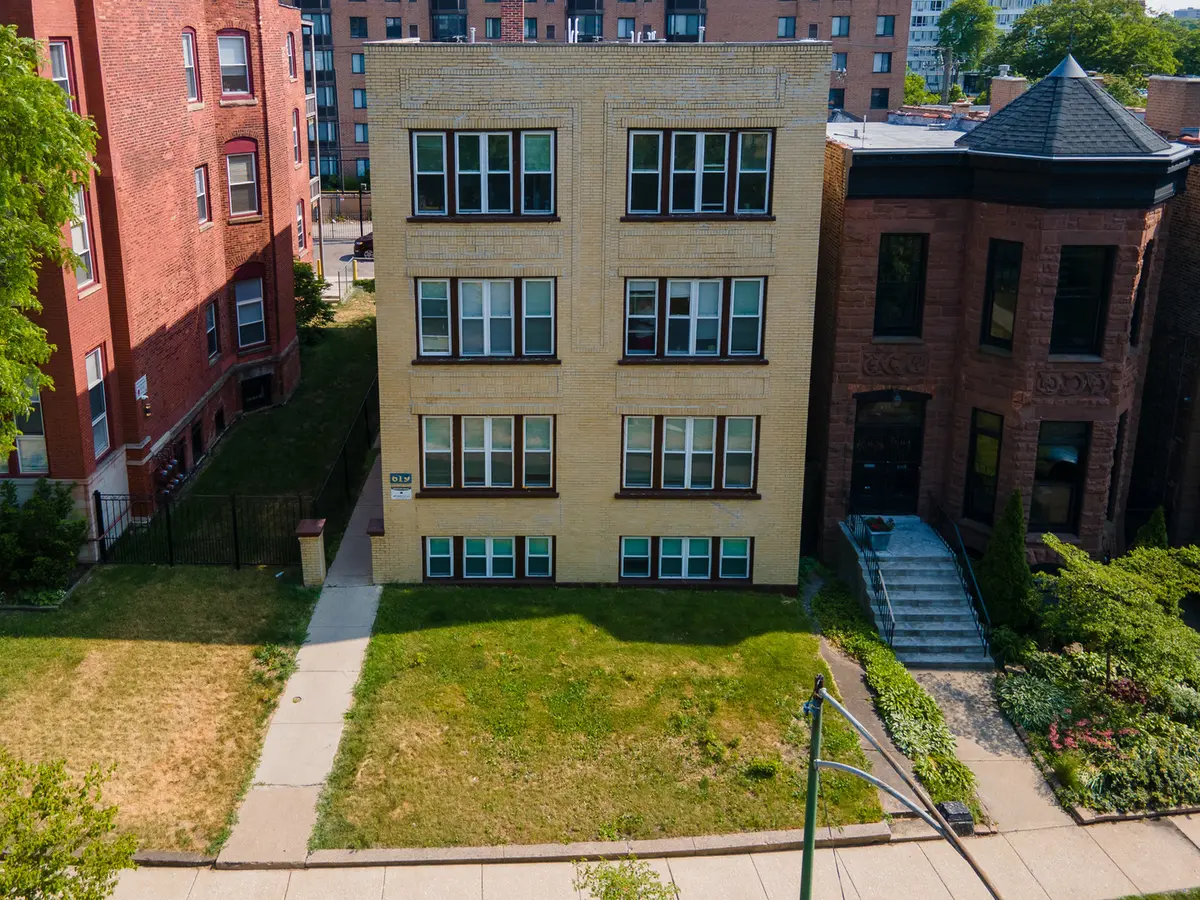 619 E Groveland PARK, Chicago, IL 60653