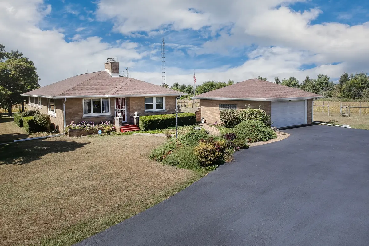 29428 E 500 North RD, Leroy, IL 61752