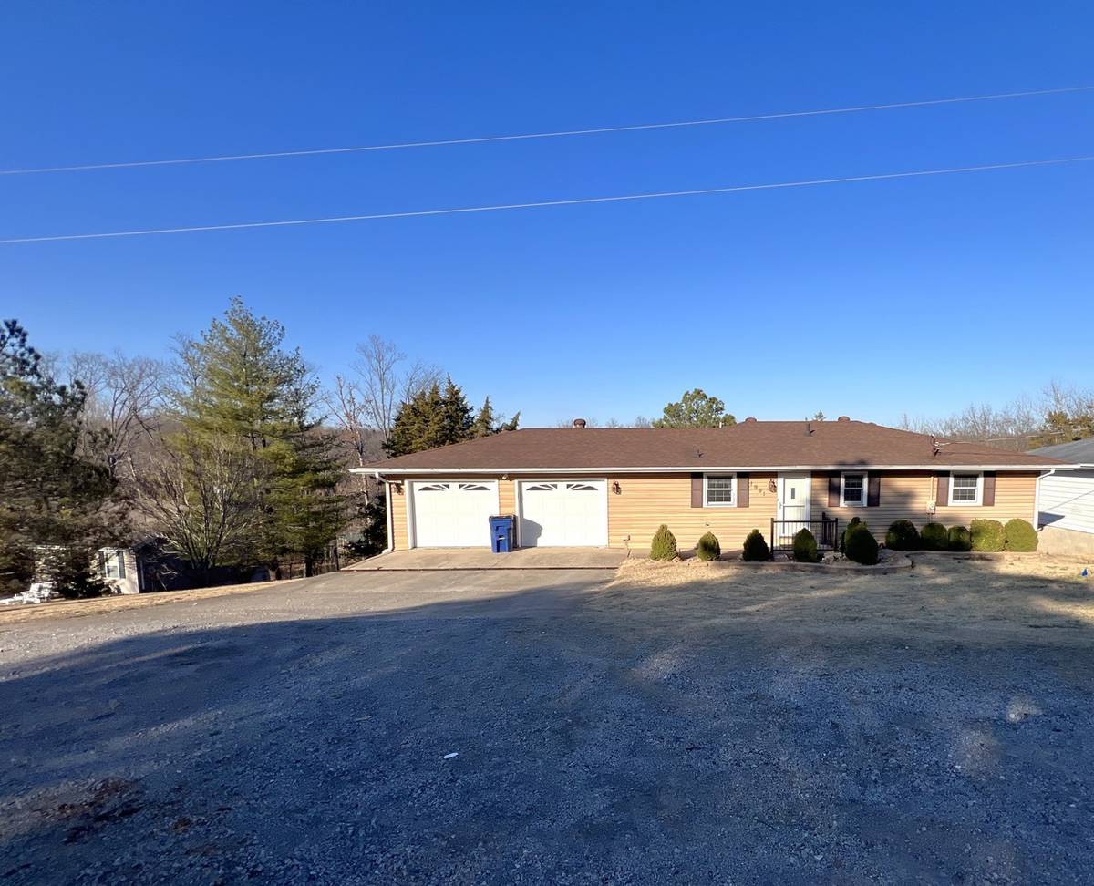 1991 S Lakeshore DR, Goreville, IL 62939