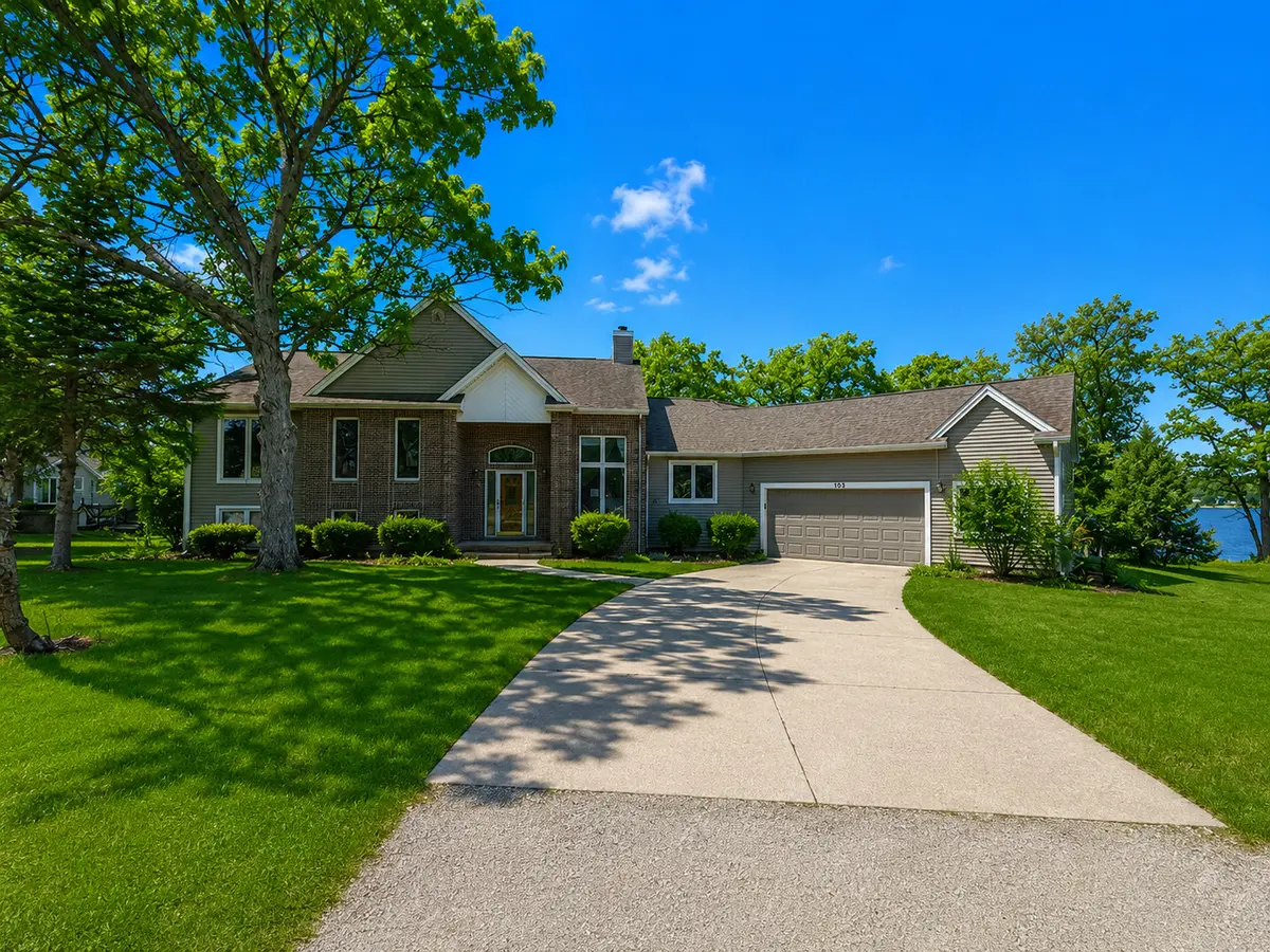 103 Chickasaw LN, Loda, IL 60948
