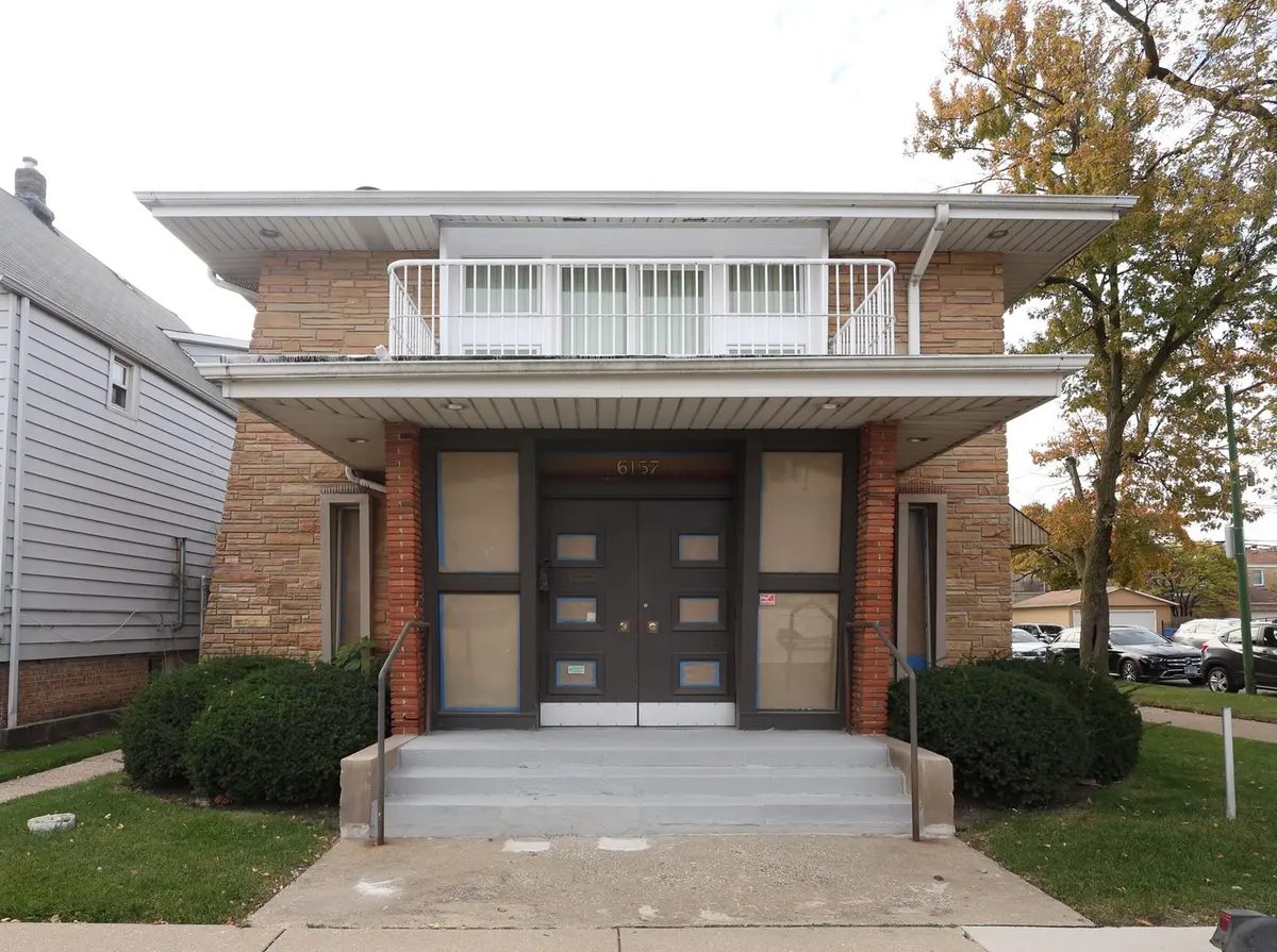 6157 W Belmont AVE #1F, Chicago, IL 60634