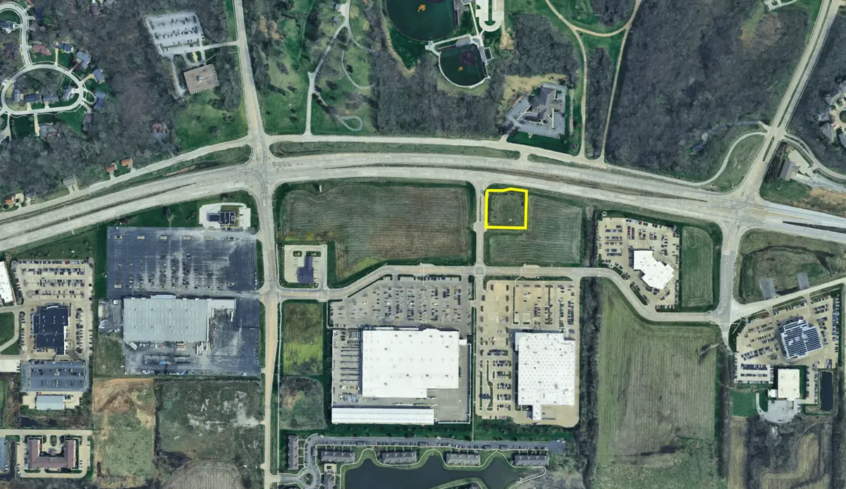 6561 42ND Avenue DR, Moline, IL 61265