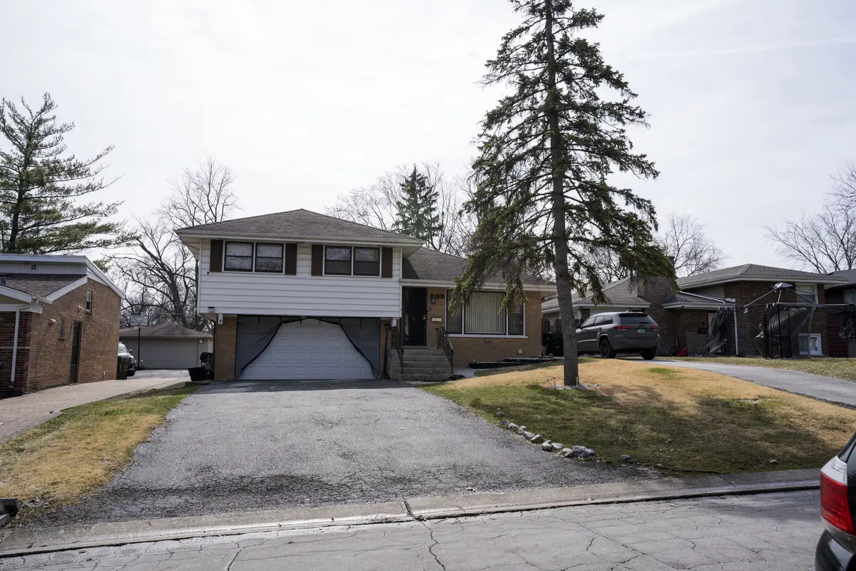 3009 Longfellow AVE, Hazel Crest, IL 60429