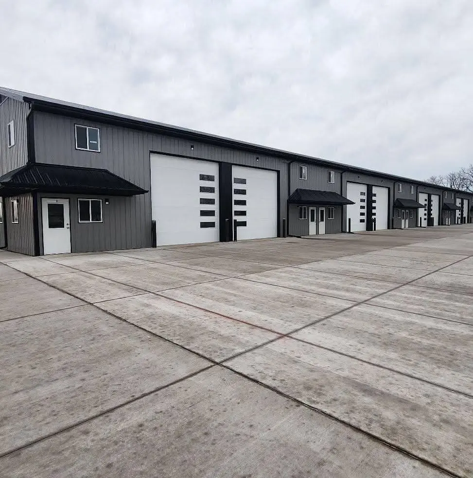 2211 Grandview AVE #8, Muscatine, IA 52761