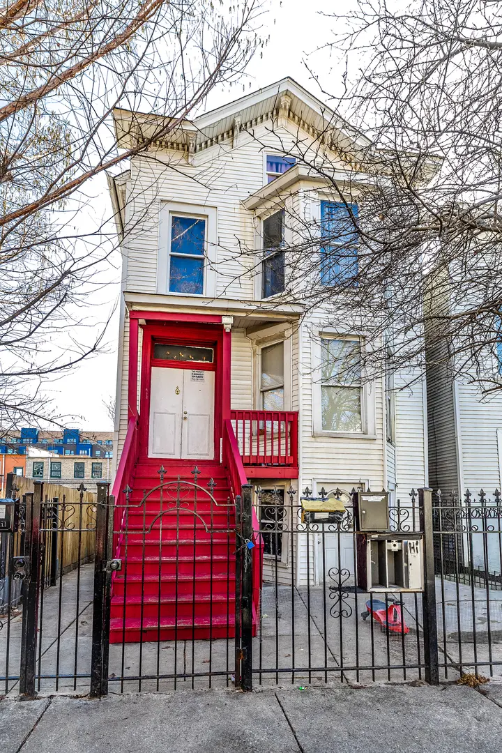 2423 W Moffat ST, Chicago, IL 60647