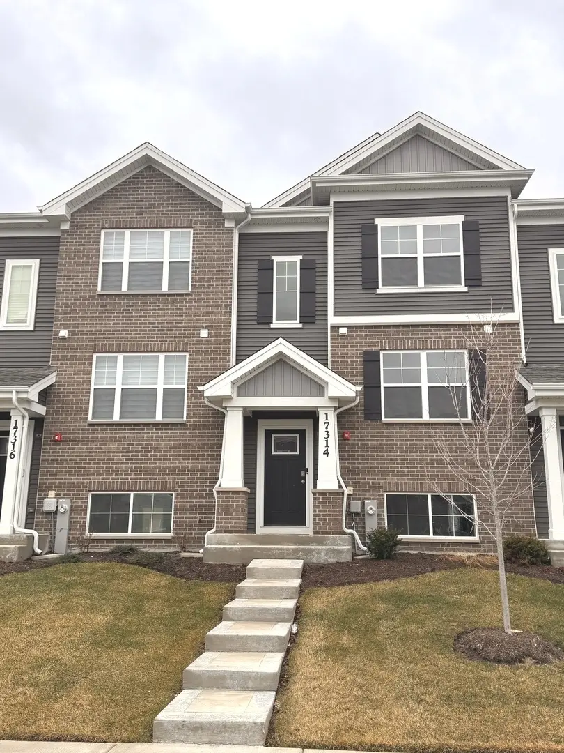 17314 Roscommon RD, Tinley Park, IL 60477