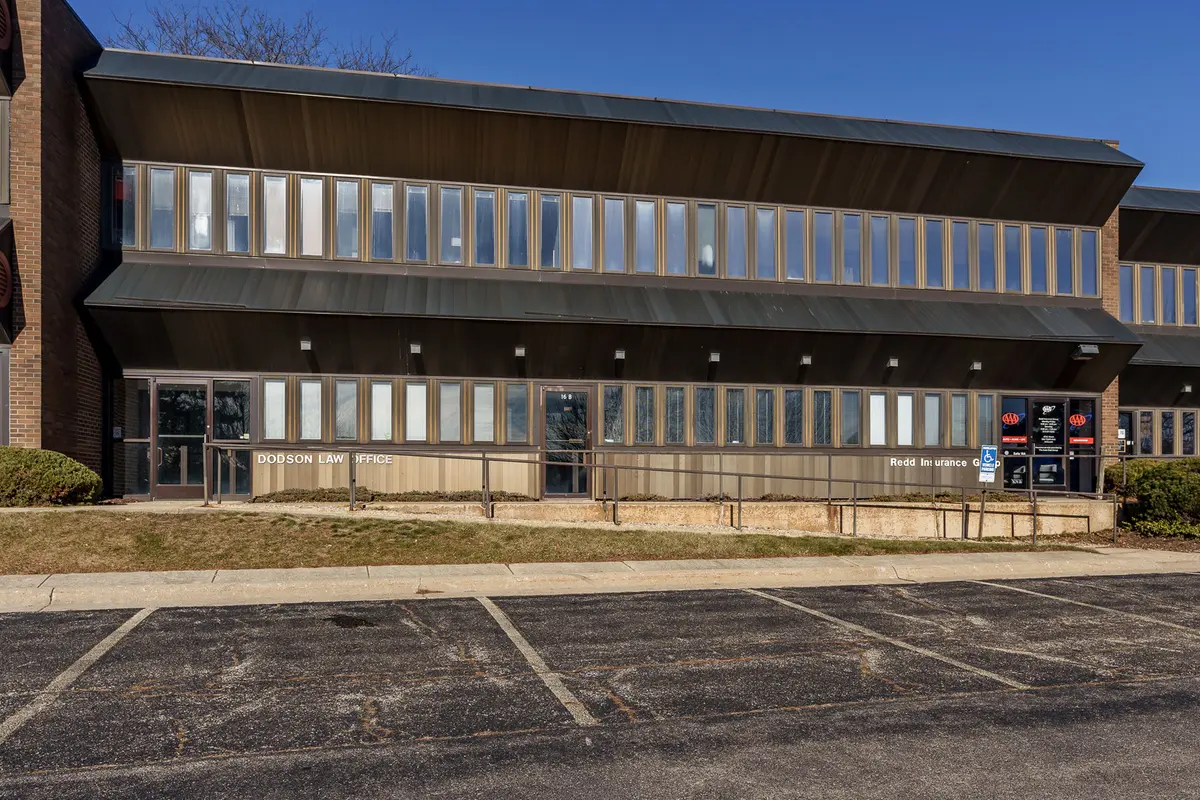 4855 E State ST #16B, Rockford, IL 61108