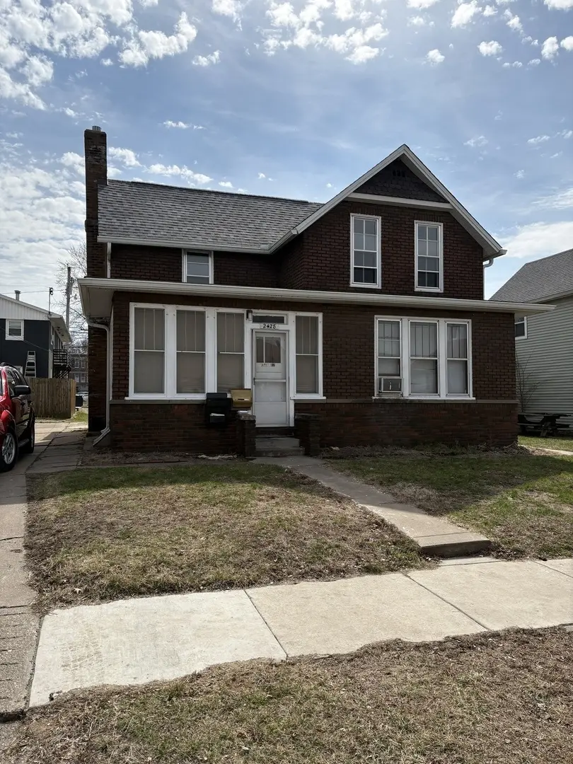 2428 5th AVE, Moline, IL 61265