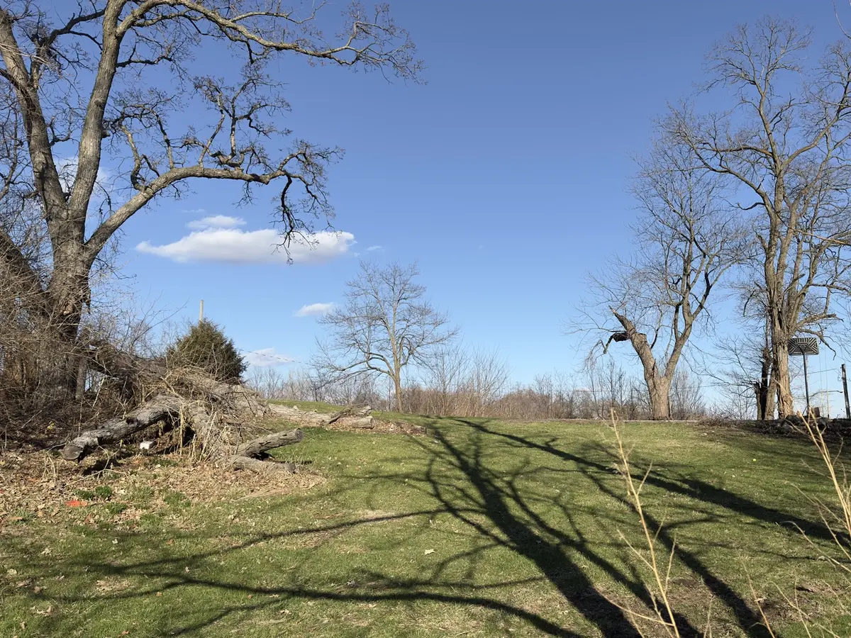 L0T Plain ST, Peru, IL 61354