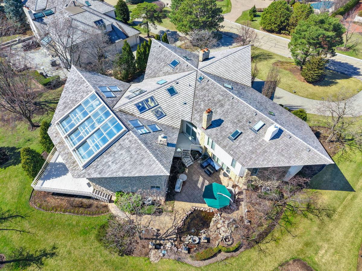 1916 Midwest Club Pkwy, Oak Brook, IL 60523