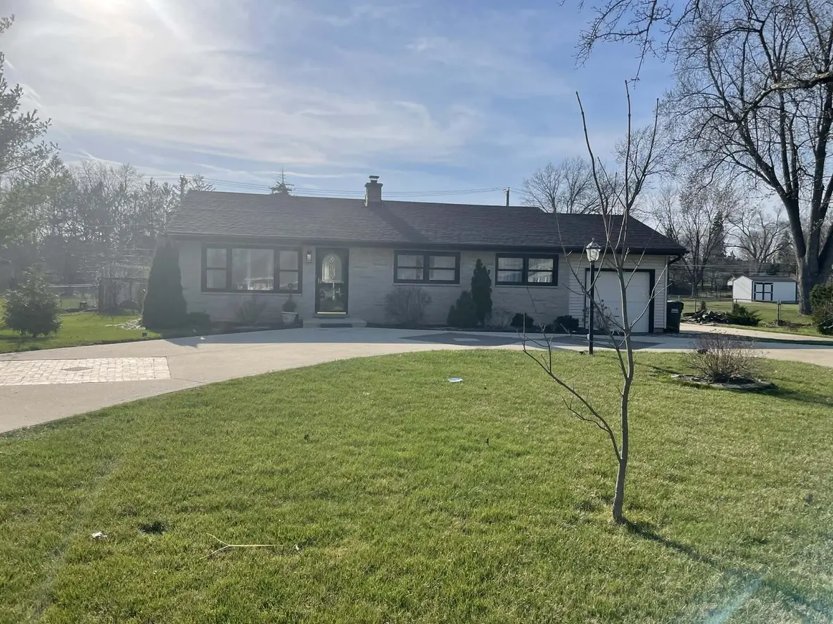 1516 Sunset DR, Schaumburg, IL 60193