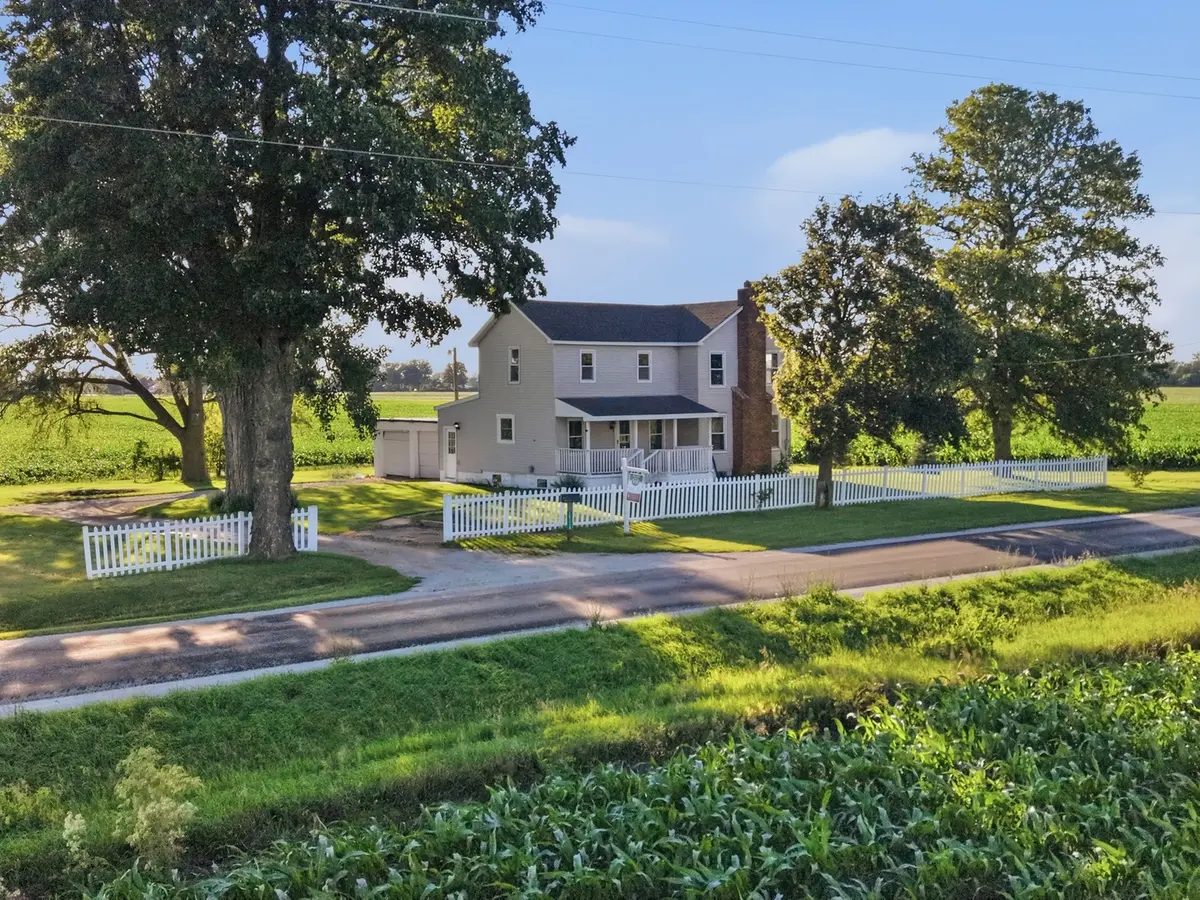 10120 N 1000 East RD, Manteno, IL 60950