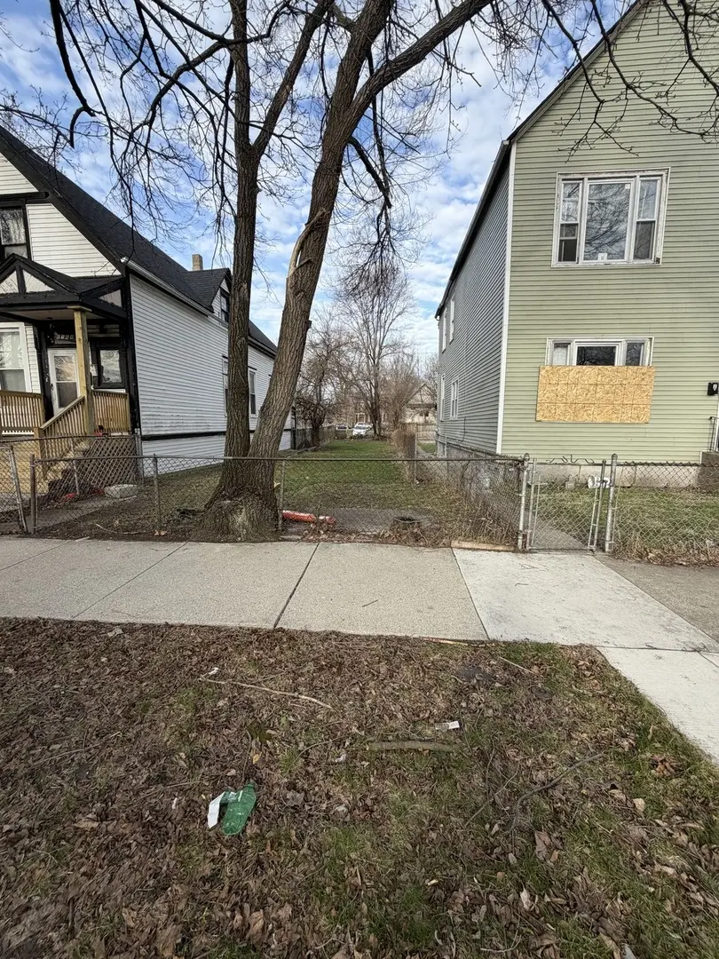 6142 S Carpenter ST, Chicago, IL 60621